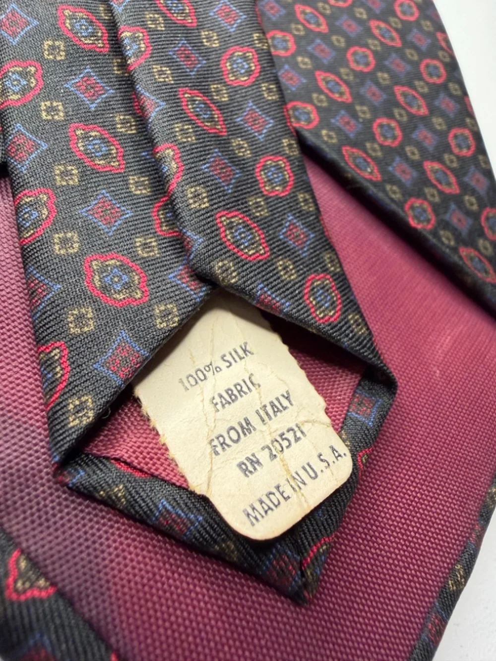 Vintage 102 Madison Italian Silk Neck Tie Navy Blue Red Made in USA 59